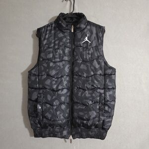Nike Air Jordan Reversible Camo Full Zip Puffer Vest Size Youth XL